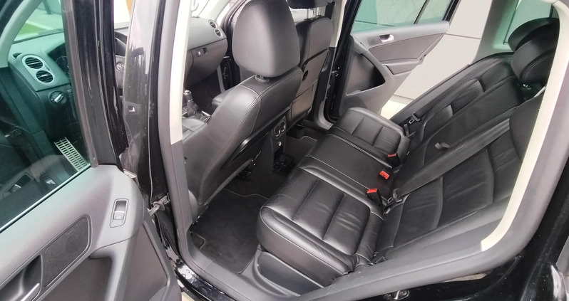 Volkswagen Tiguan cena 41800 przebieg: 208000, rok produkcji 2011 z Siedlce małe 277